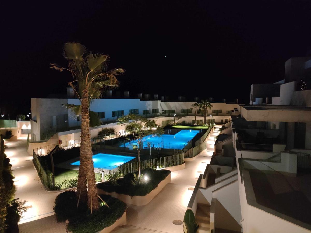 La Invencible 1ª Linea Playa Apartment